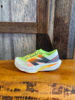 Load image into Gallery viewer, W New Balance FuelCell Rebel v4
