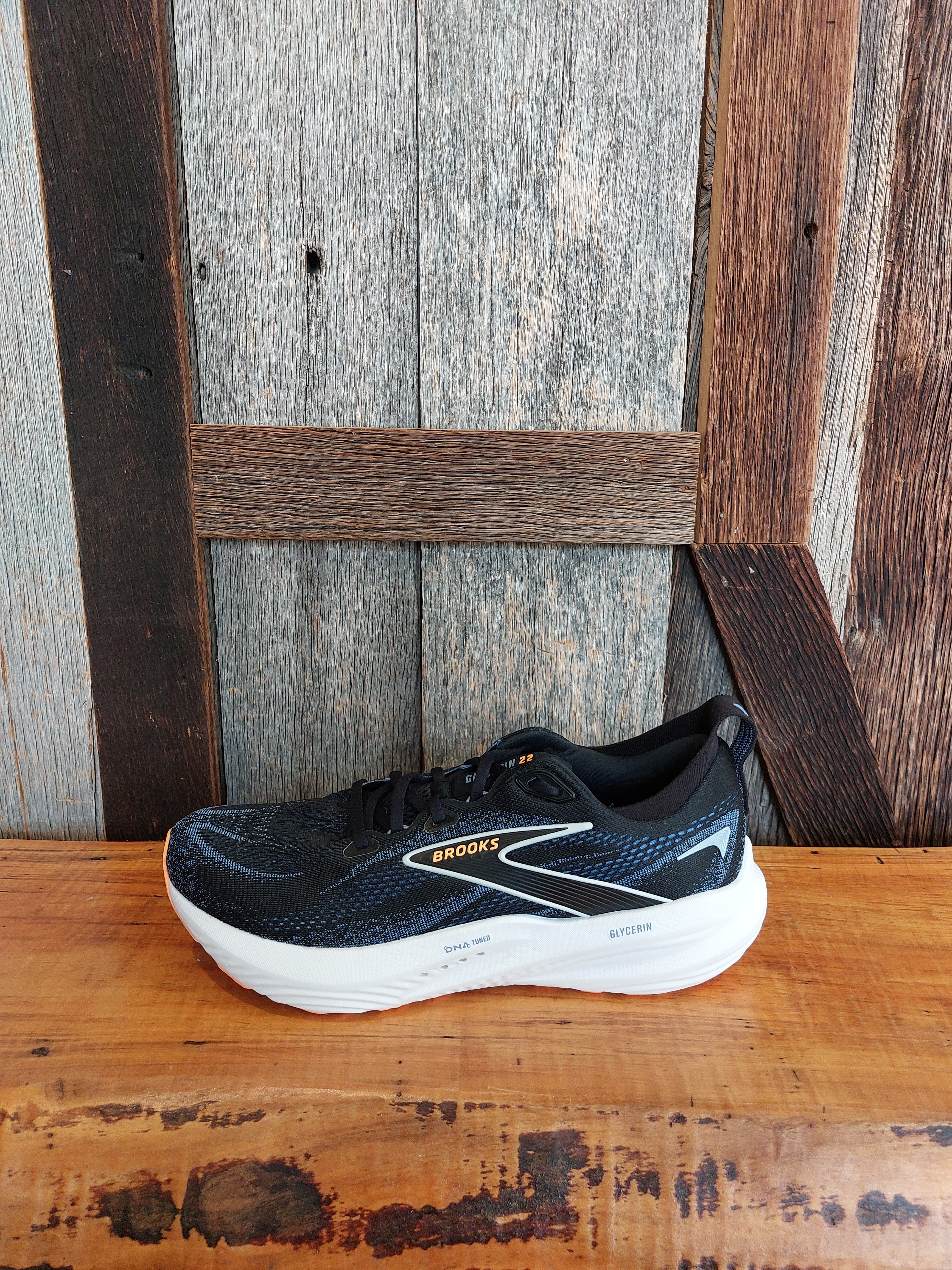 M Brooks Glycerin 22
