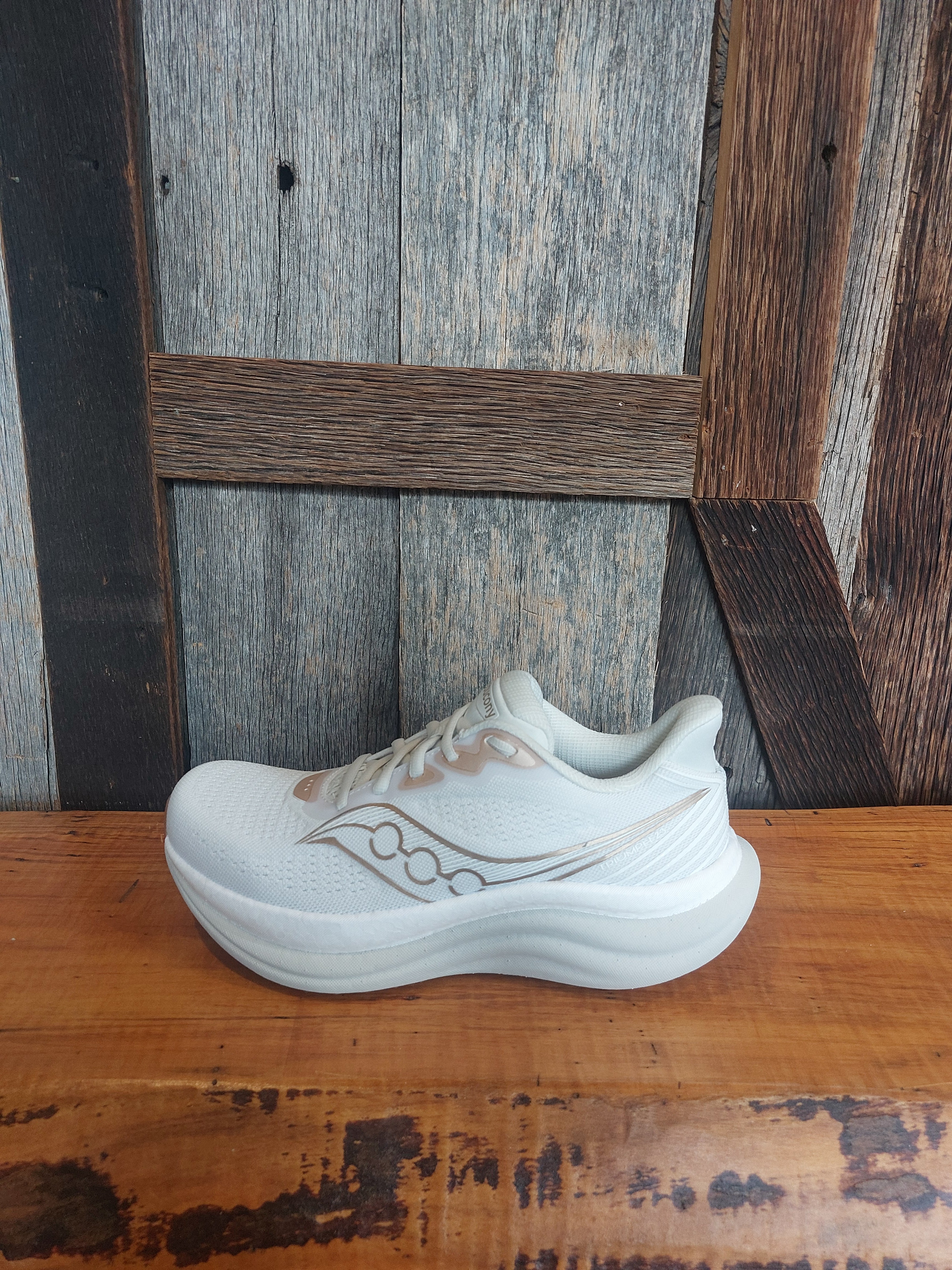 W Saucony Triumph 23