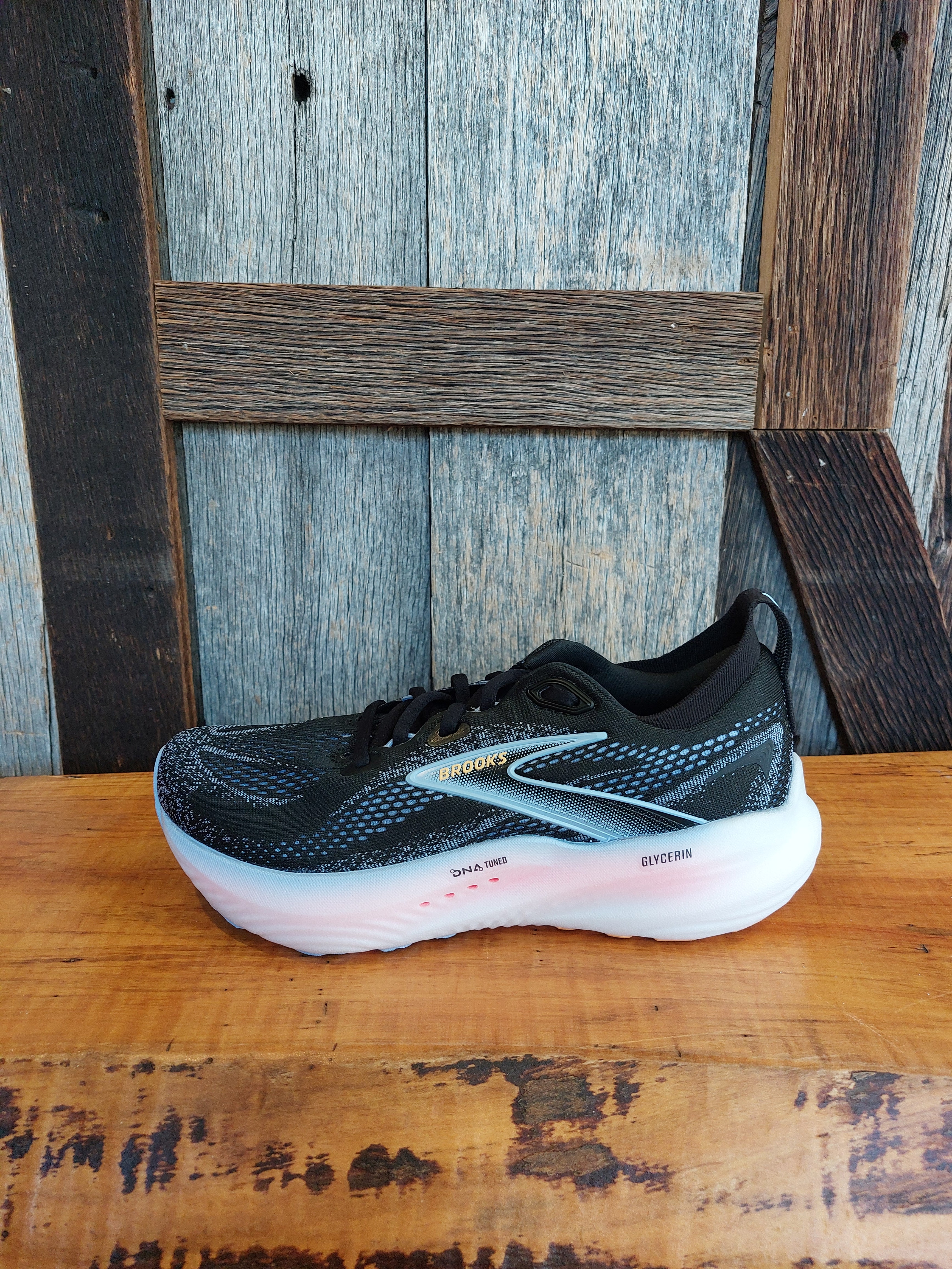 W Brooks Glycerin 22
