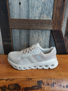 M On Cloudrunner 2