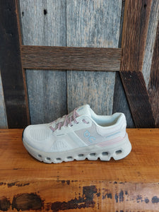 W On Cloudrunner 2
