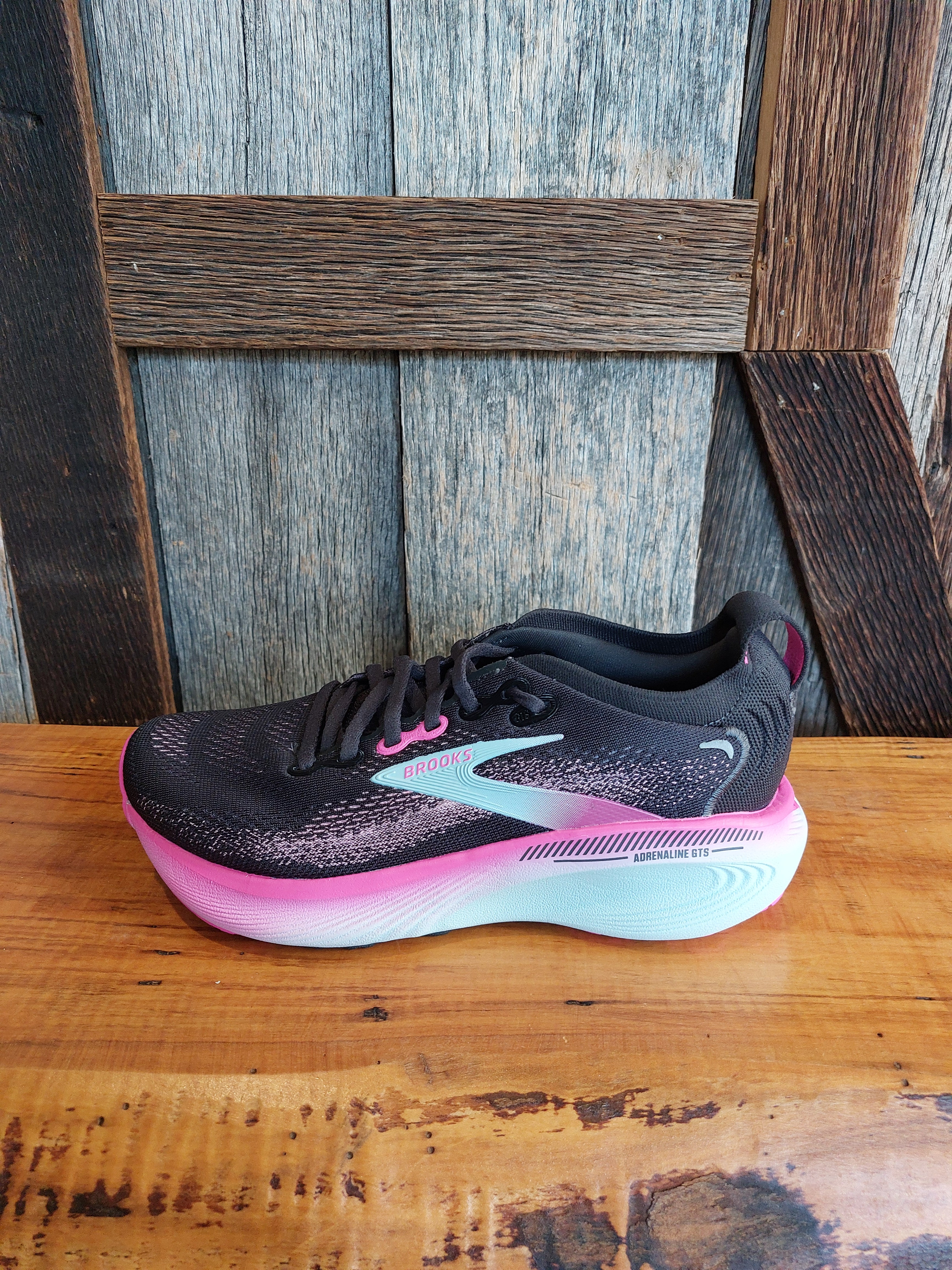 W Brooks Adrenaline GTS 25