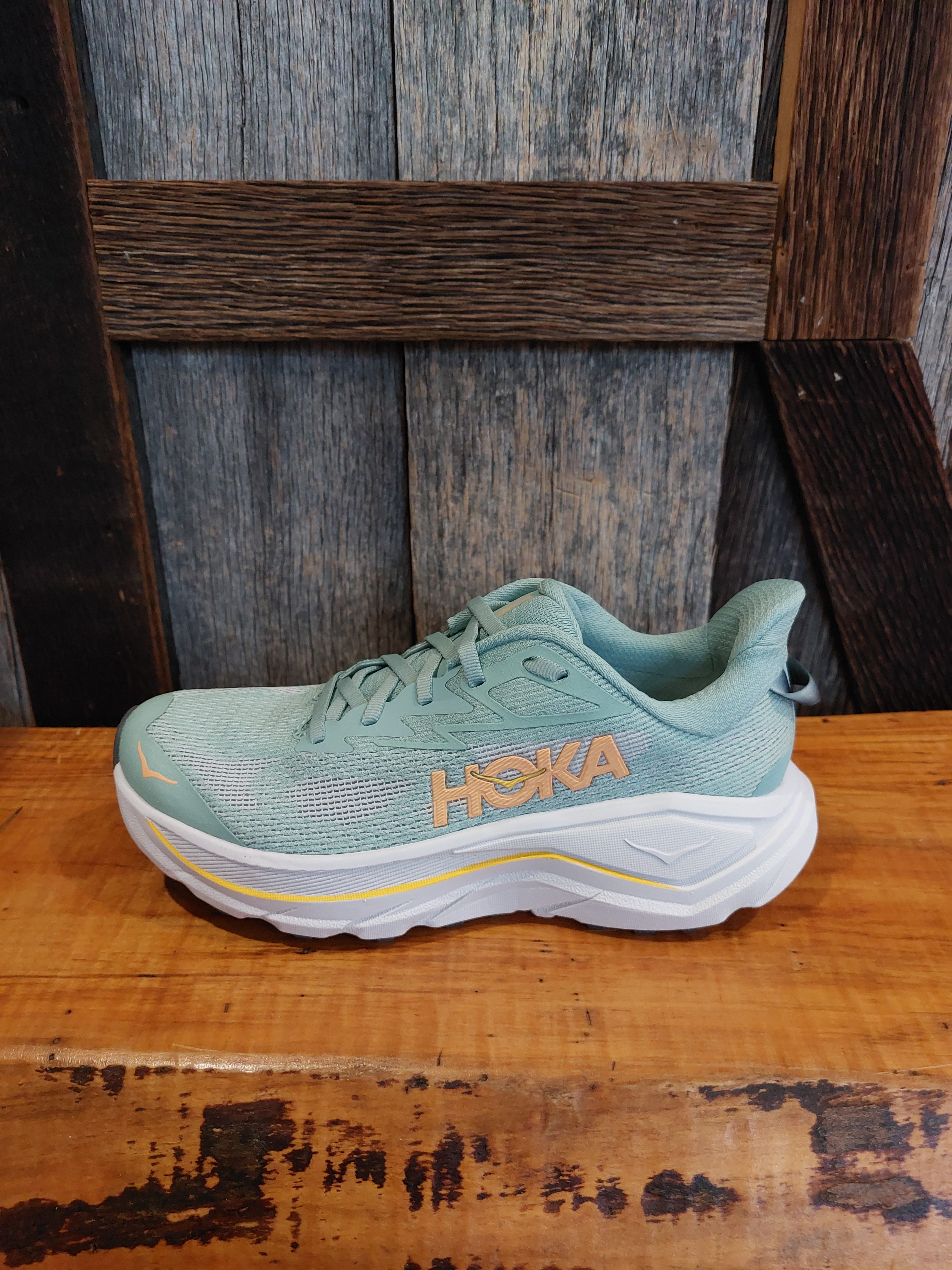 W Hoka Challenger 8
