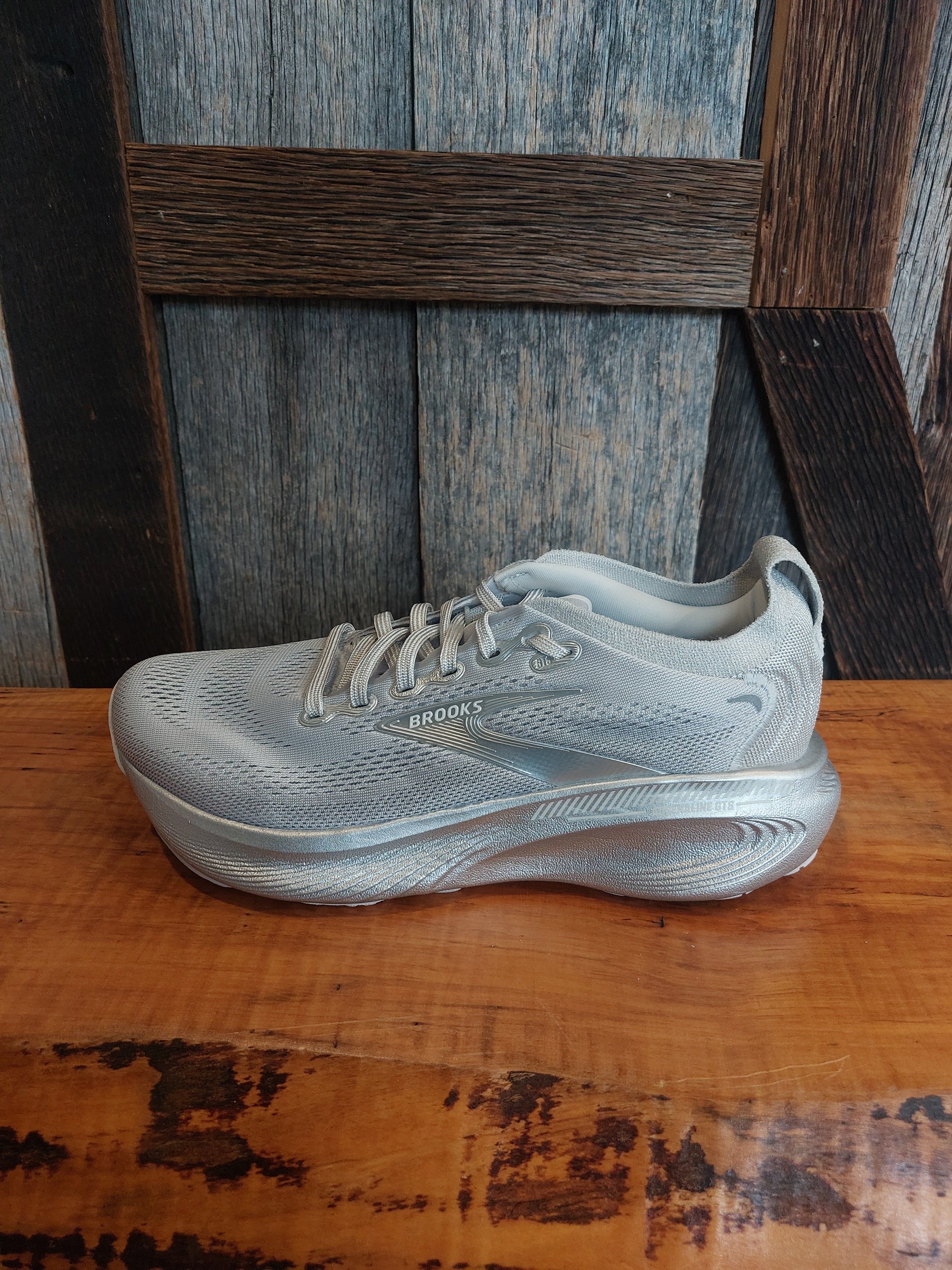 W Brooks Adrenaline GTS 25 – Ohio Valley Running Company