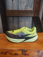 Load image into Gallery viewer, M New Balance FuelCell Rebel v5

