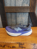 Load image into Gallery viewer, W New Balance FuelCell Rebel v5
