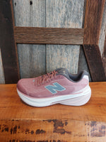 Load image into Gallery viewer, W New Balance 860v15
