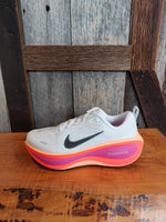 Load image into Gallery viewer, W Nike Vomero Plus
