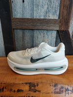 Load image into Gallery viewer, M Nike Vomero Premium
