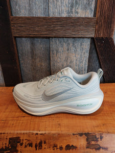 W Nike Vomero Plus – Ohio Valley Running Company