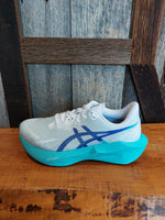 Load image into Gallery viewer, M Asics Novablast 6

