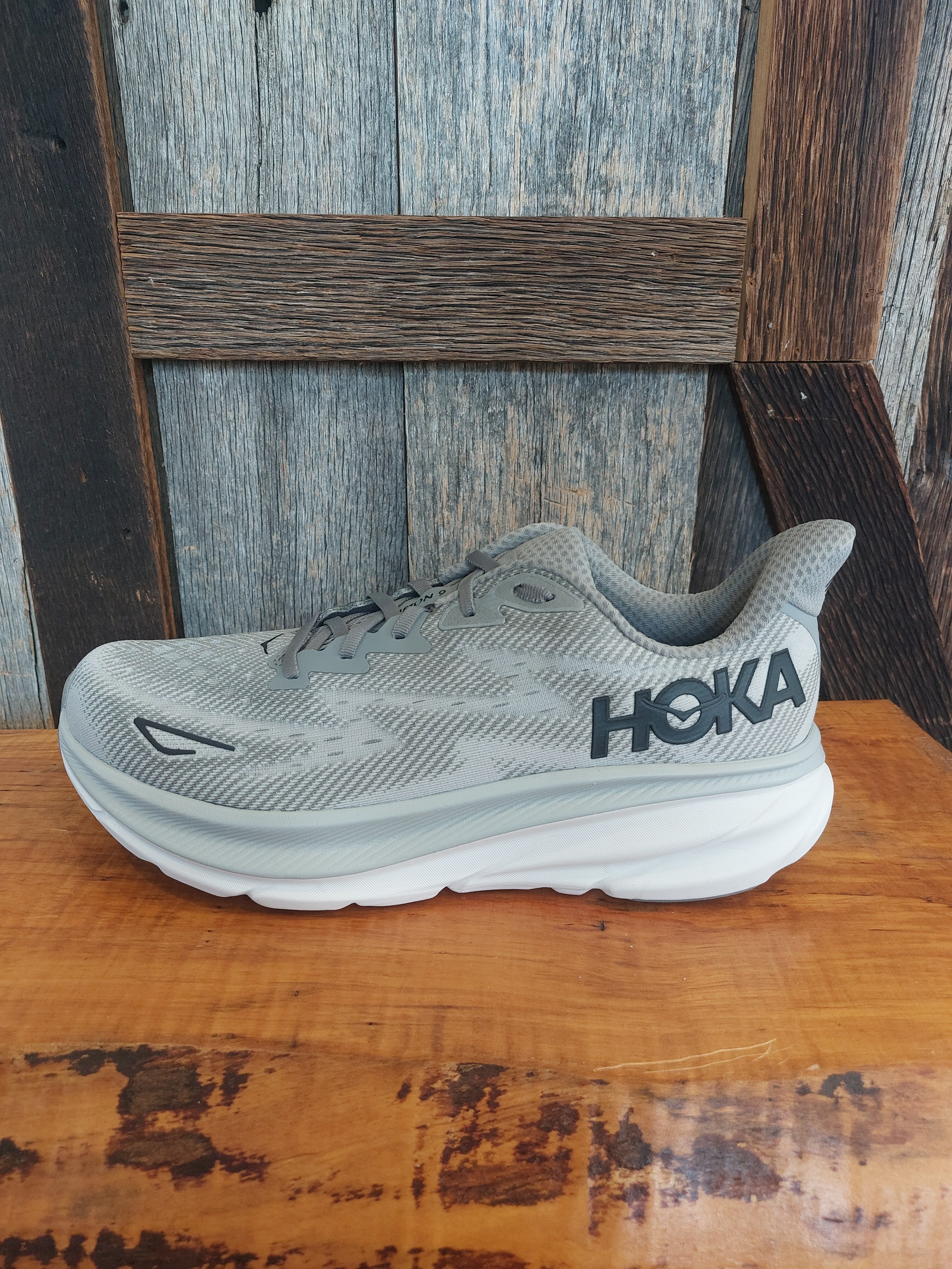 M Hoka Clifton 9