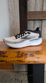 Load image into Gallery viewer, W Brooks Adrenaline GTS 25
