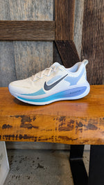 Load image into Gallery viewer, W Nike Vomero 18
