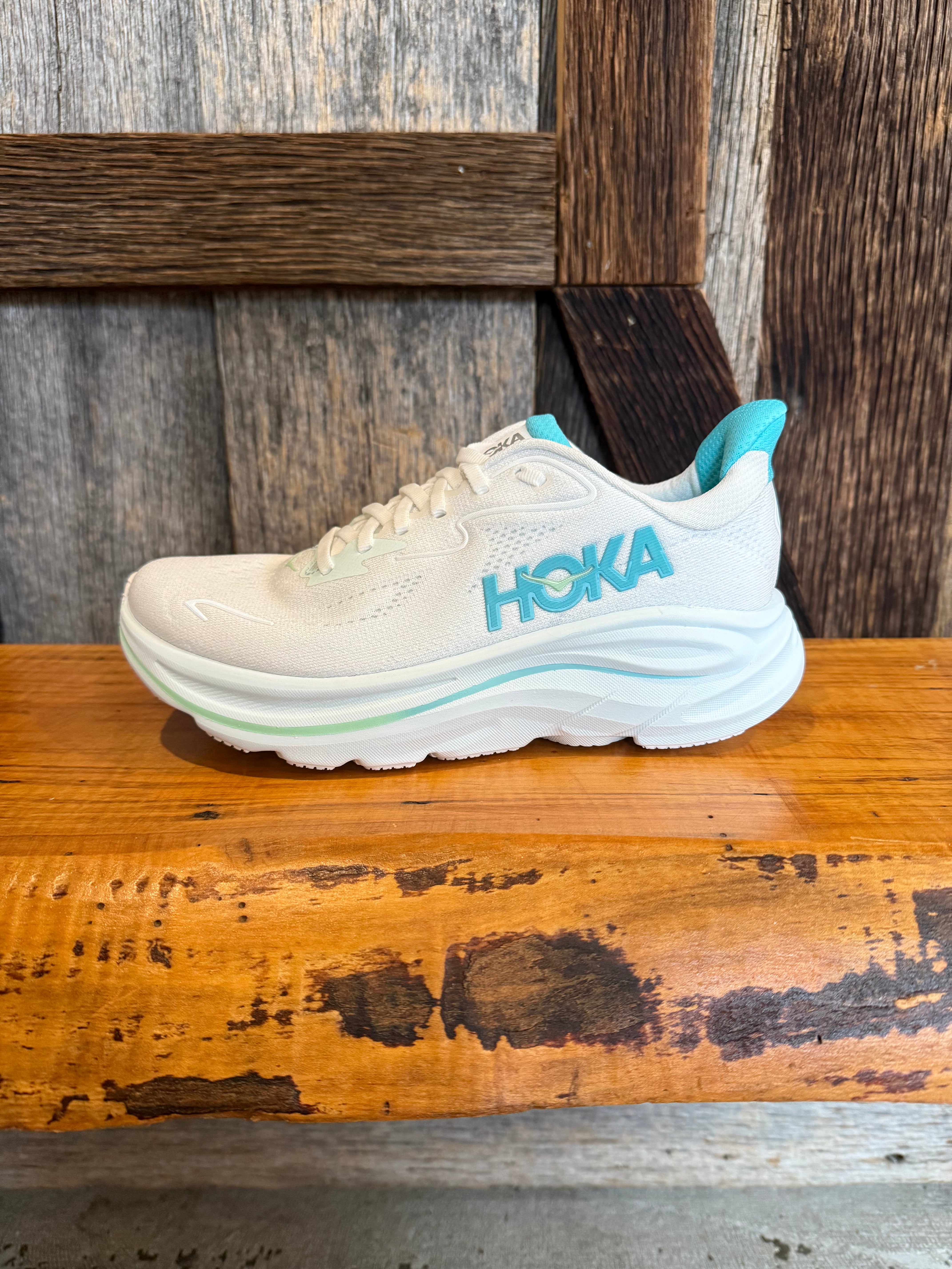 W Hoka Clifton 10