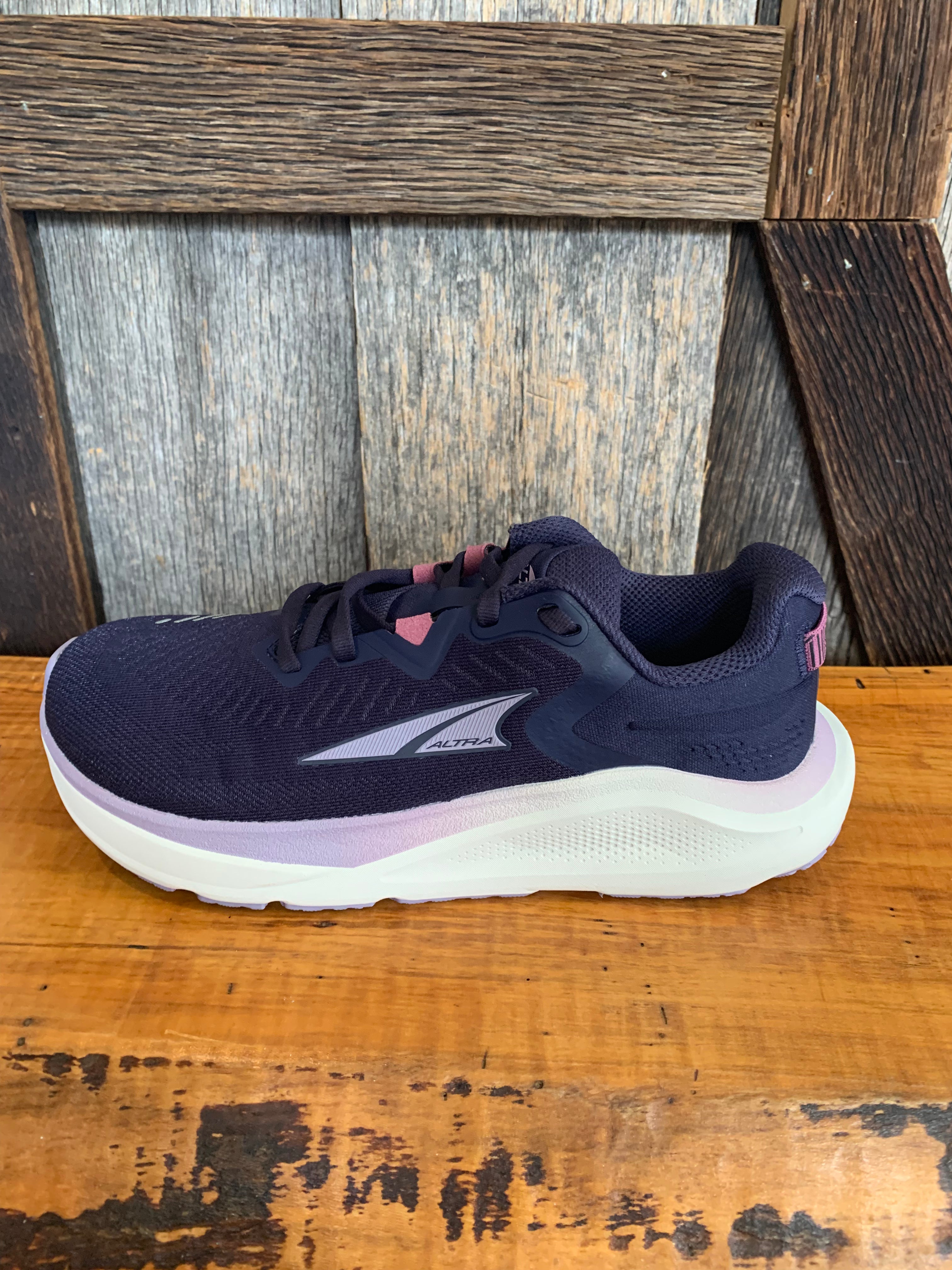 W Altra Paradigm 8