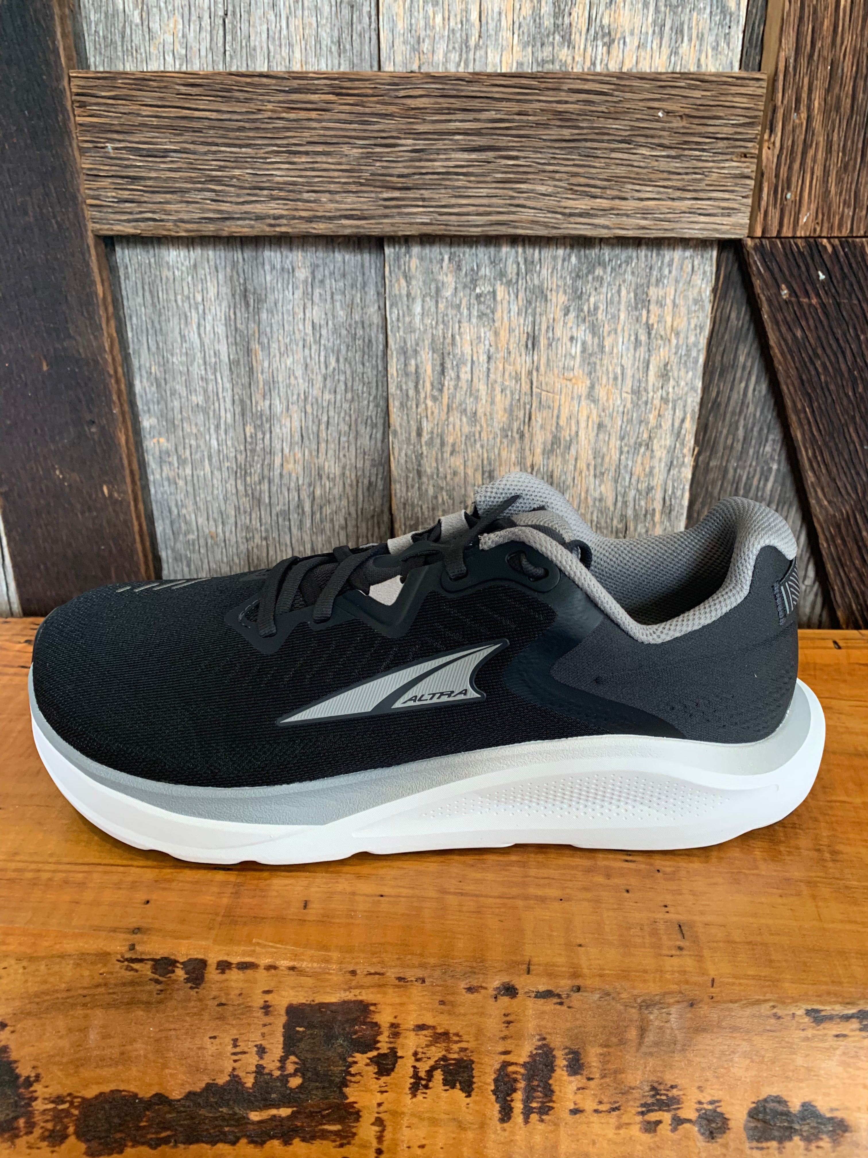 M Altra Paradigm 8
