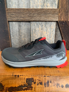 M Altra Lone Peak 9