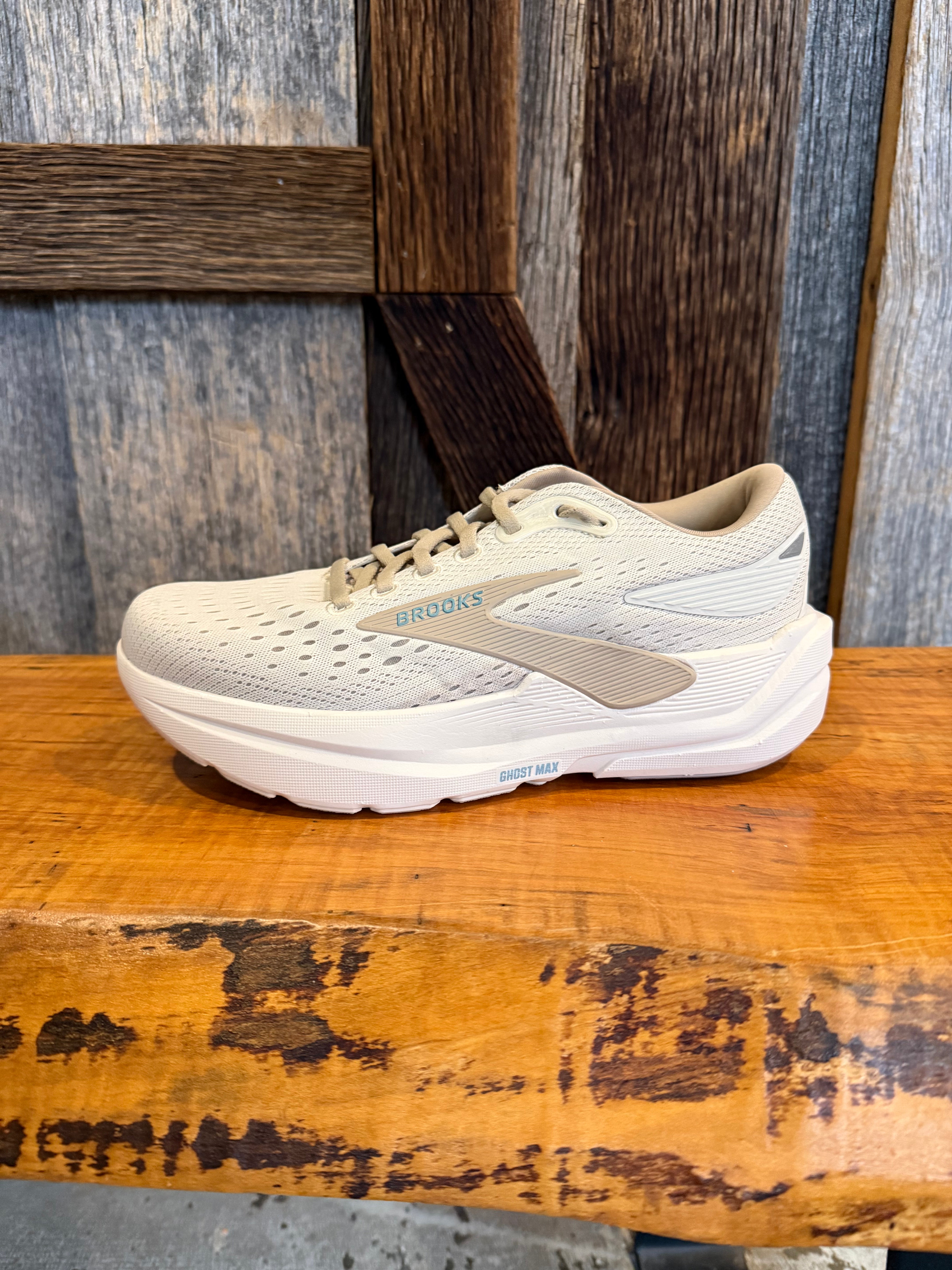 W Brooks Ghost Max 3