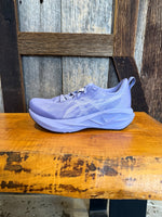 Load image into Gallery viewer, W Asics Novablast 5
