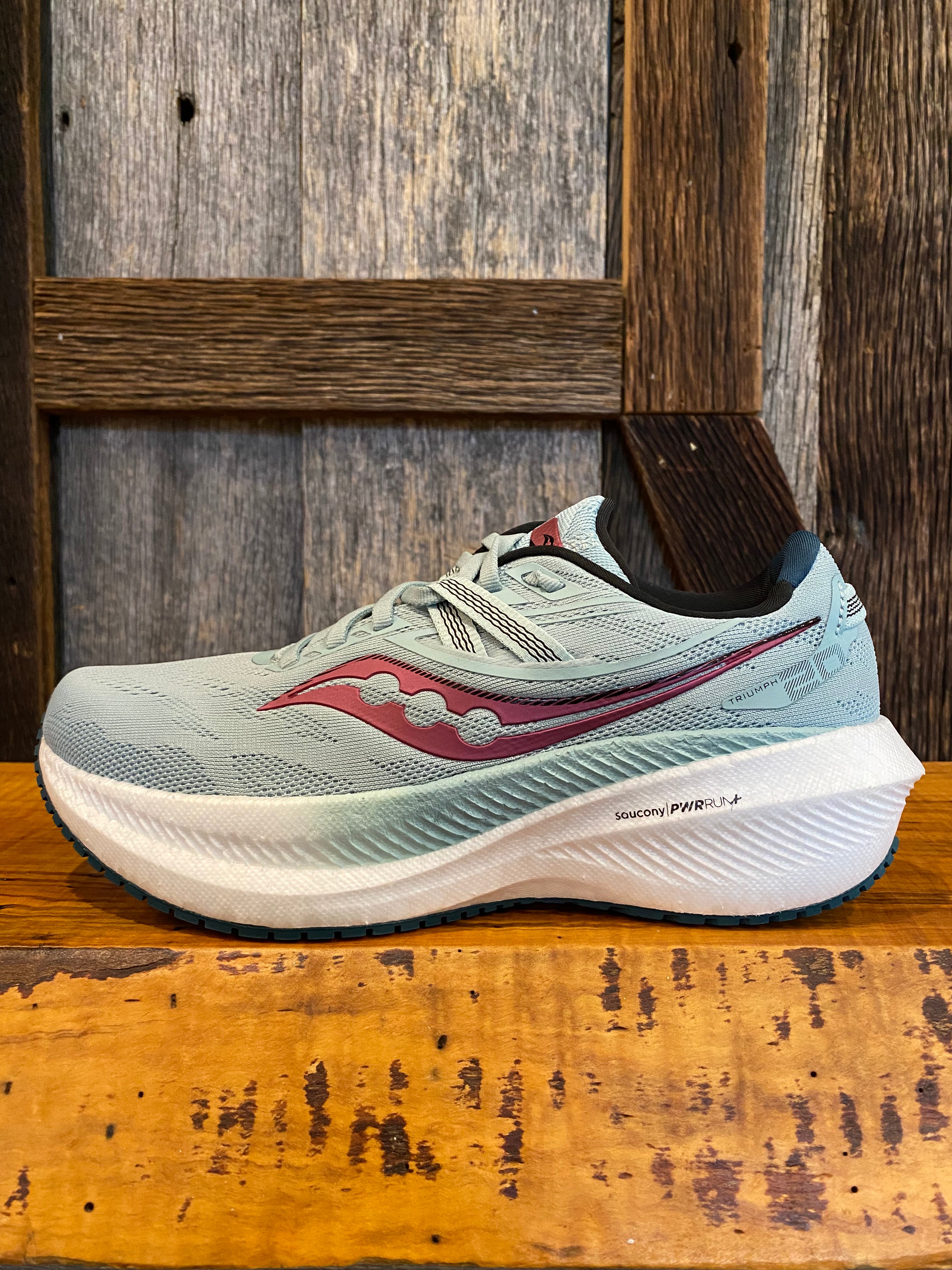 Saucony triumph deals 7 mens brown