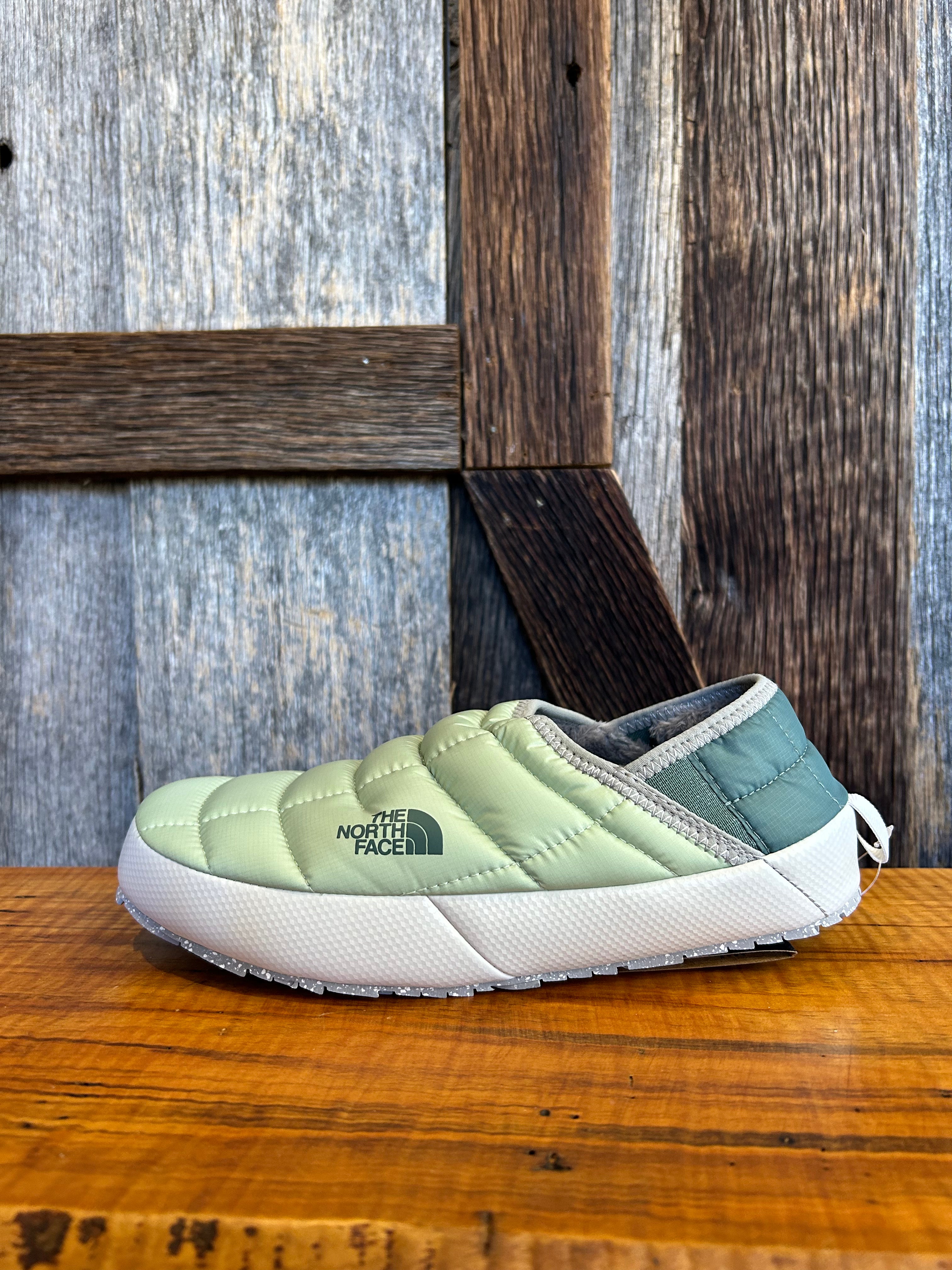 W The North Face Thermoball Traction Mule V