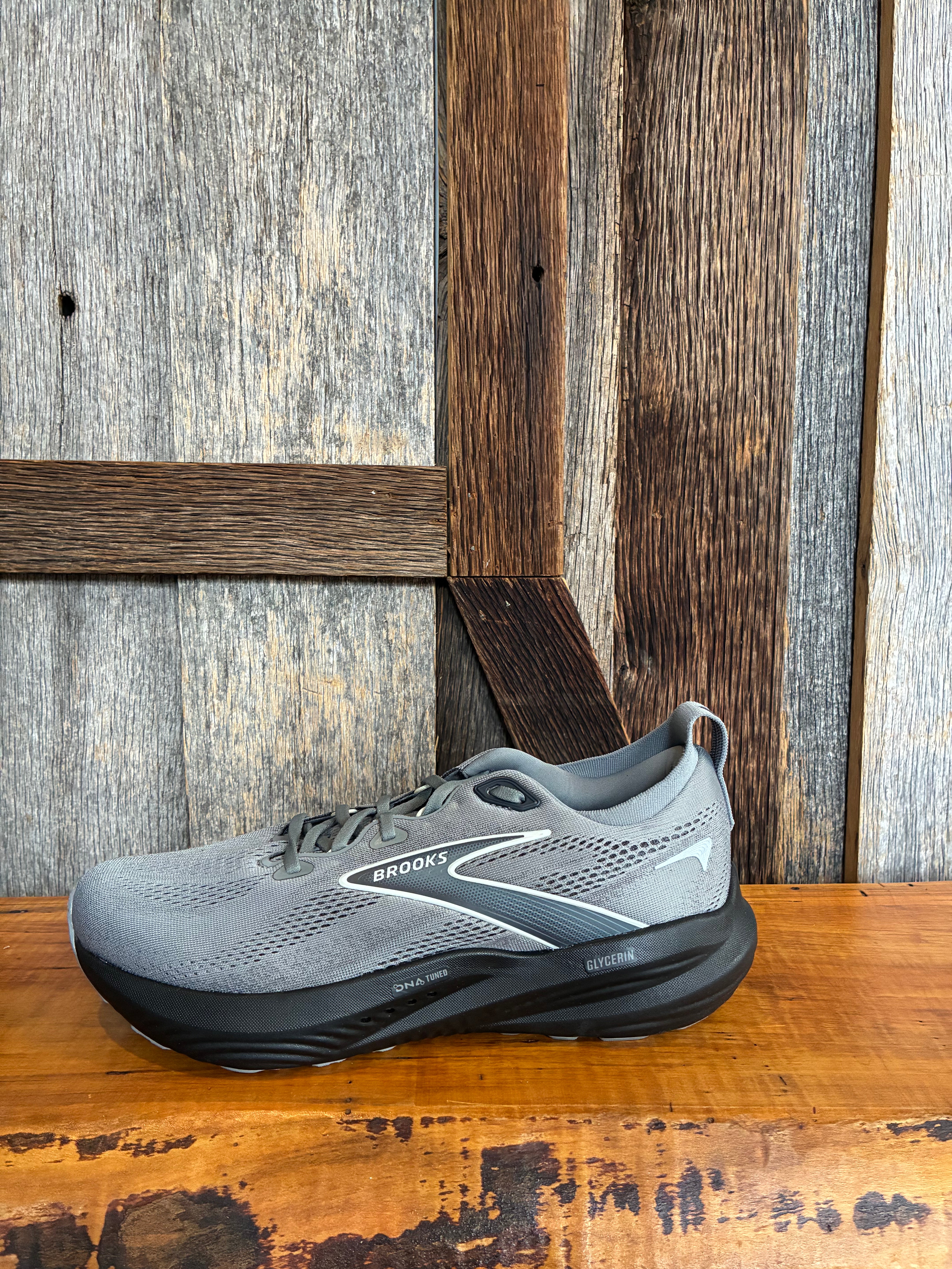 M Brooks Glycerin 22