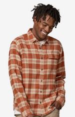 Load image into Gallery viewer, M Patagonia L/S LW Fjord Flannel Shirt
