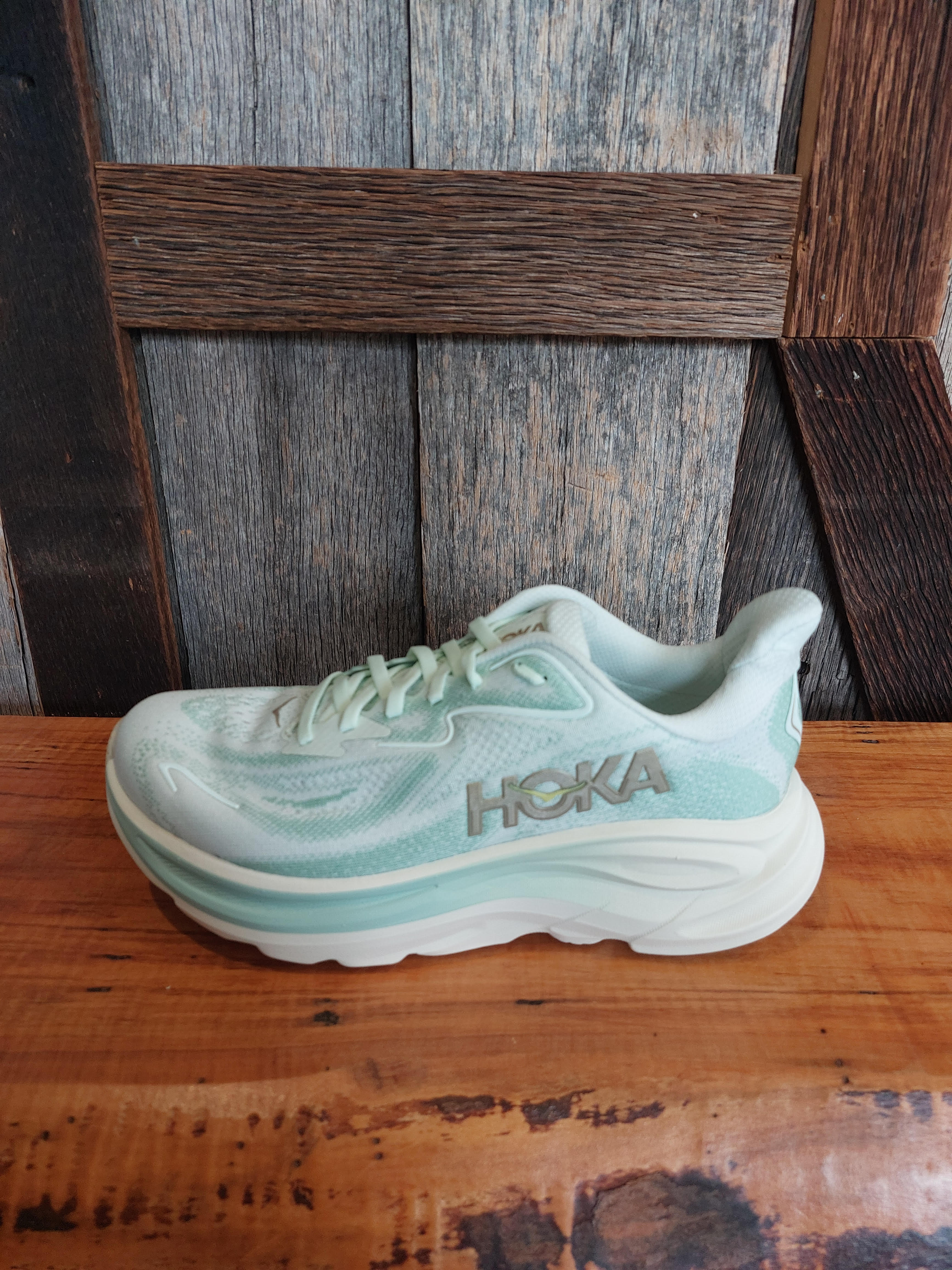 W Hoka Clifton 10