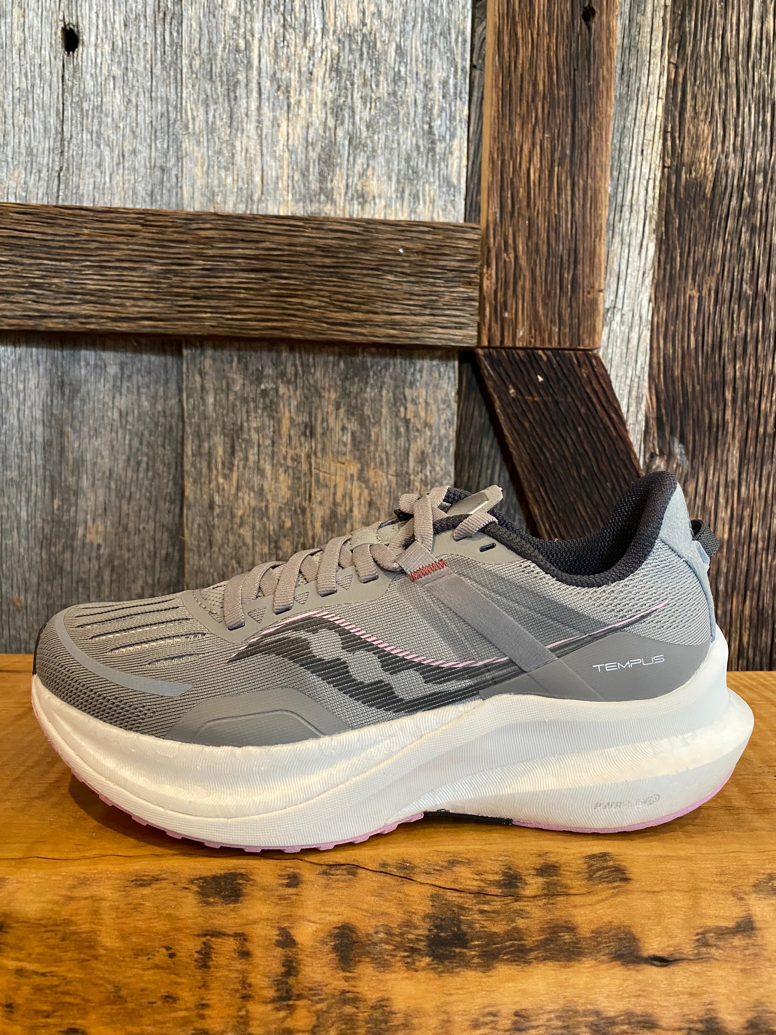 W Saucony Tempus – Ohio Valley Running Company